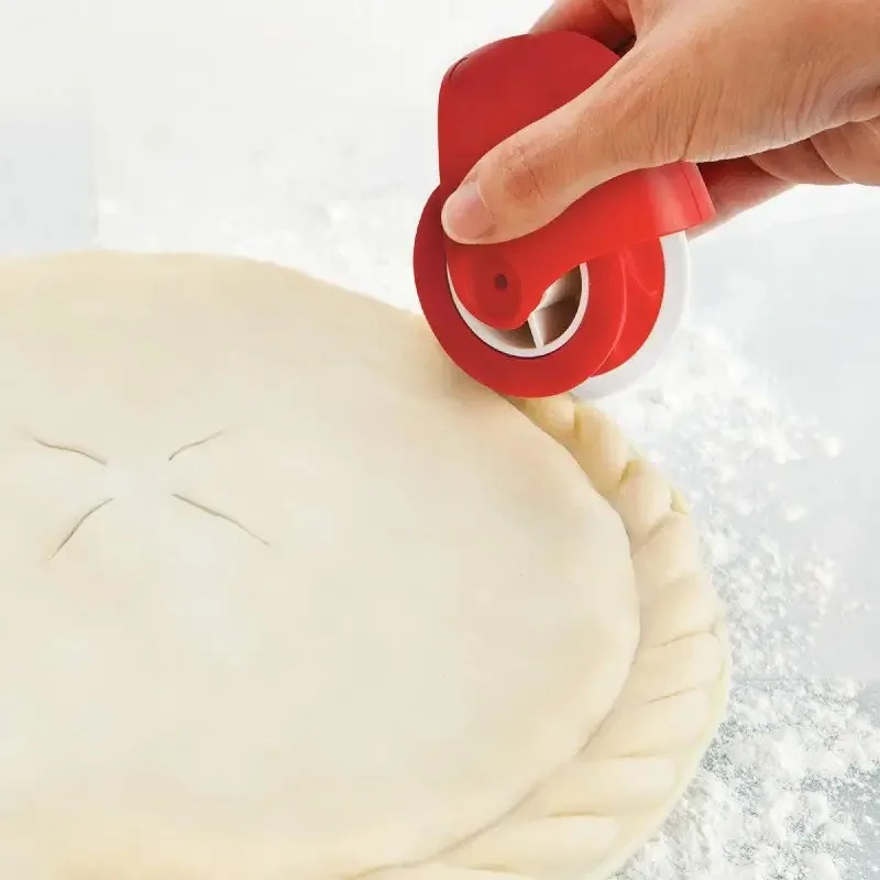 1 couteau à pâtisserie rouge, coupe-outil de cuisson, adapté au couper des rouleaux et des bords de 