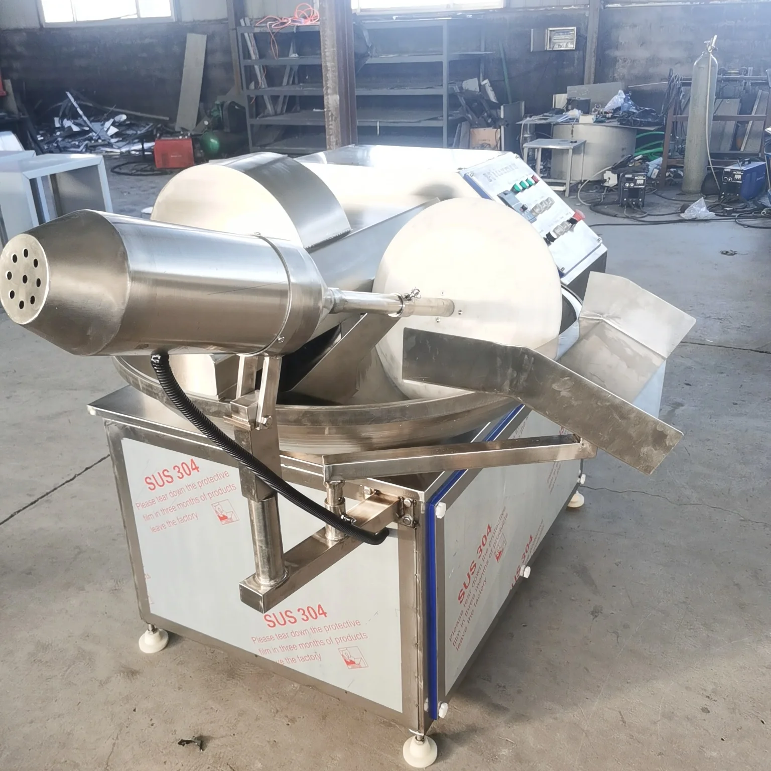 Machine multifonctionnelle de hachoir de coupeur de bol de viande et de poussoir de saucisse pour la coupe