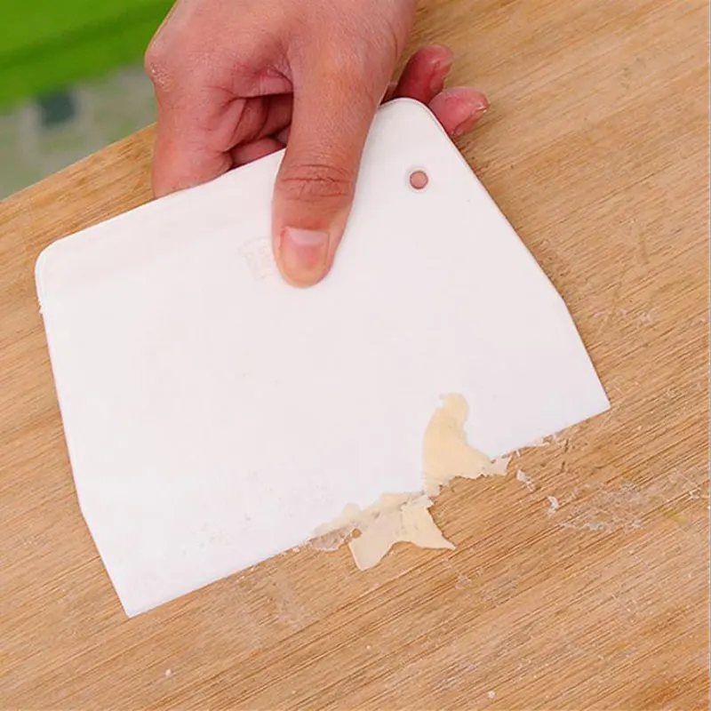 Grattoir à pâte à pizza en plastique