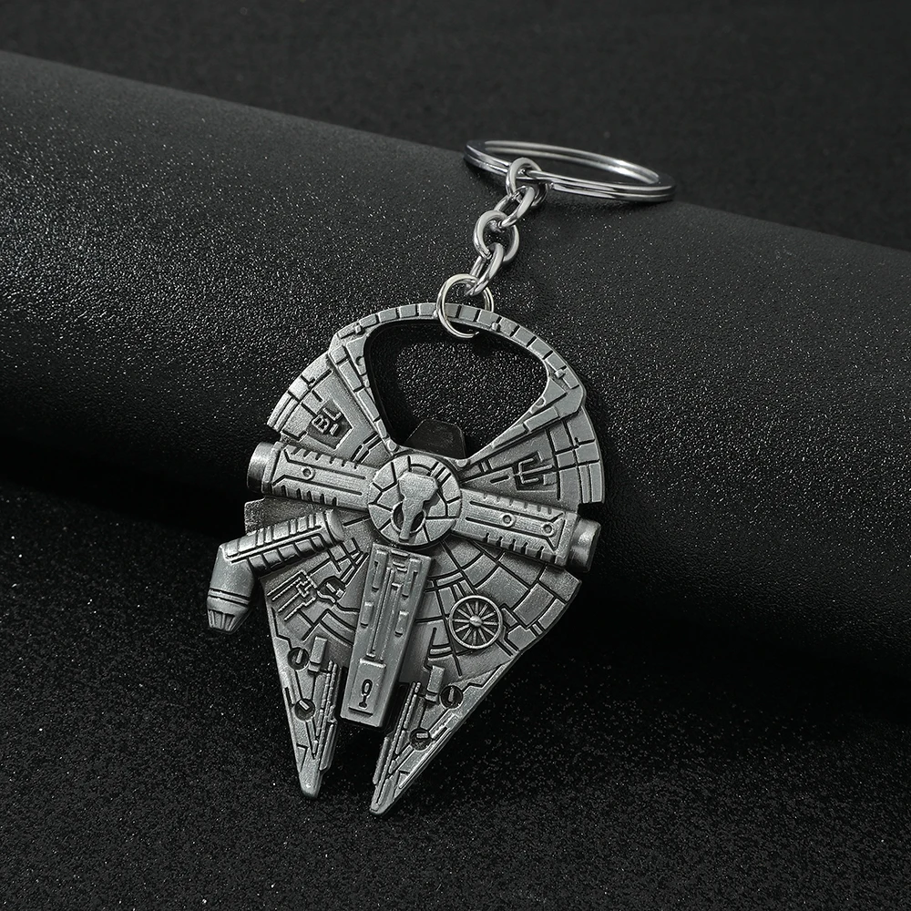 Porte-clés en métal de collection Star Wars, avec pendentif en forme de vaisseau spatial et de robot, pour voiture et sac, idéal comme cadeau
