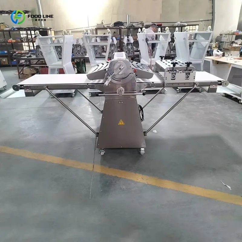 Machine industrielle verticale personnalisée pour la fabrication de pâte feuilletée, équipement de traitement automatique et continu de la pâte