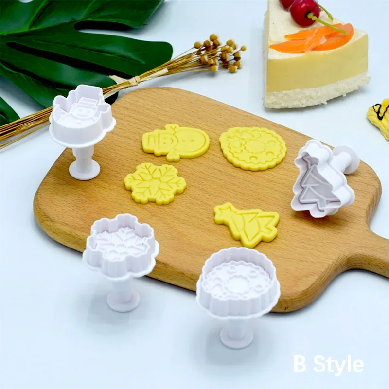Emporte-pièce avec poussoir pour décoration de Noël
