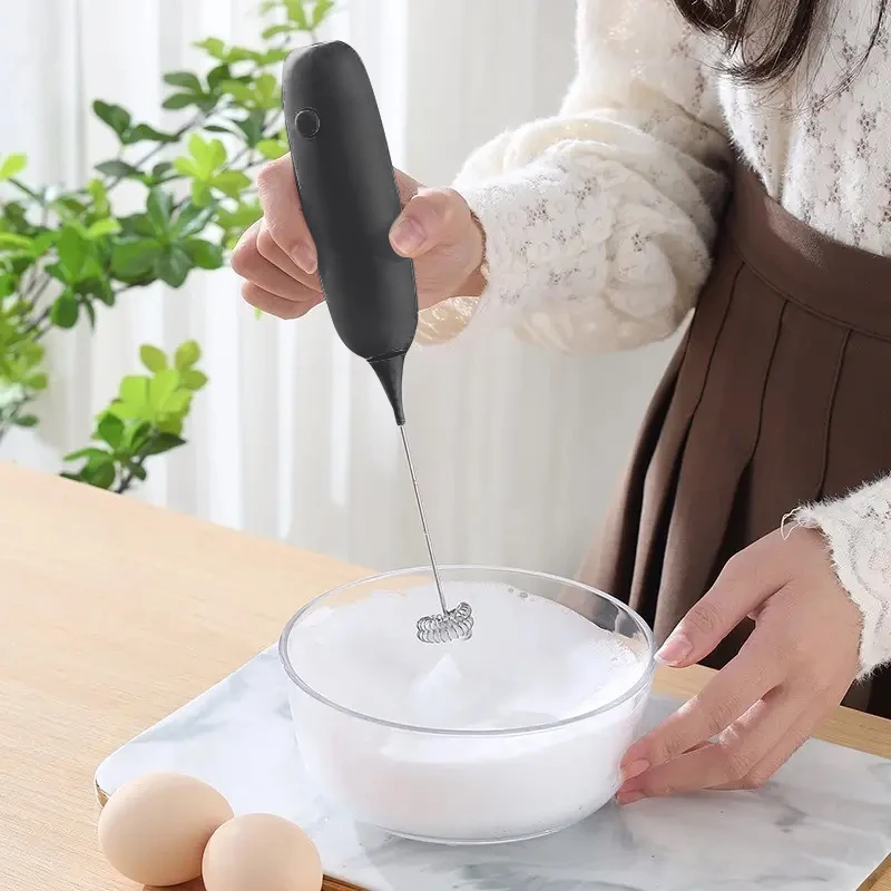 Batteur à œufs automatique