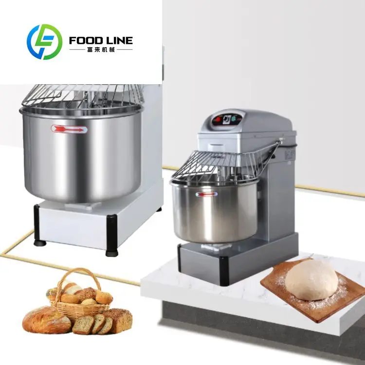Gâteau et Baklava rond fait maison farci petites feuilles de machines à pâtisserie formant la machine de fabrication
