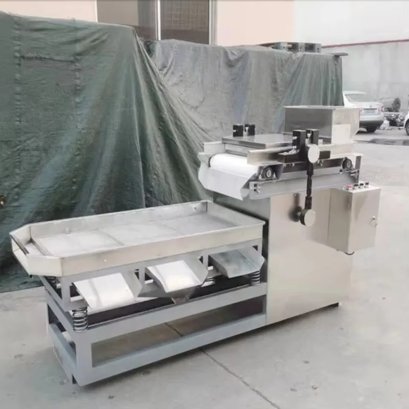 Machine à découper les noix en dés