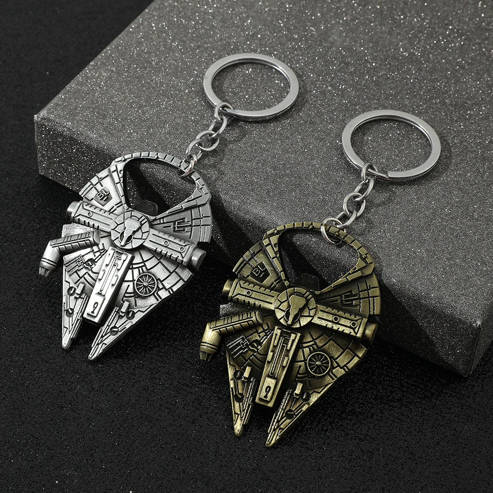 Porte-clés en métal de collection Star Wars, avec pendentif en forme de vaisseau spatial et de robot, pour voiture et sac, idéal comme cadeau