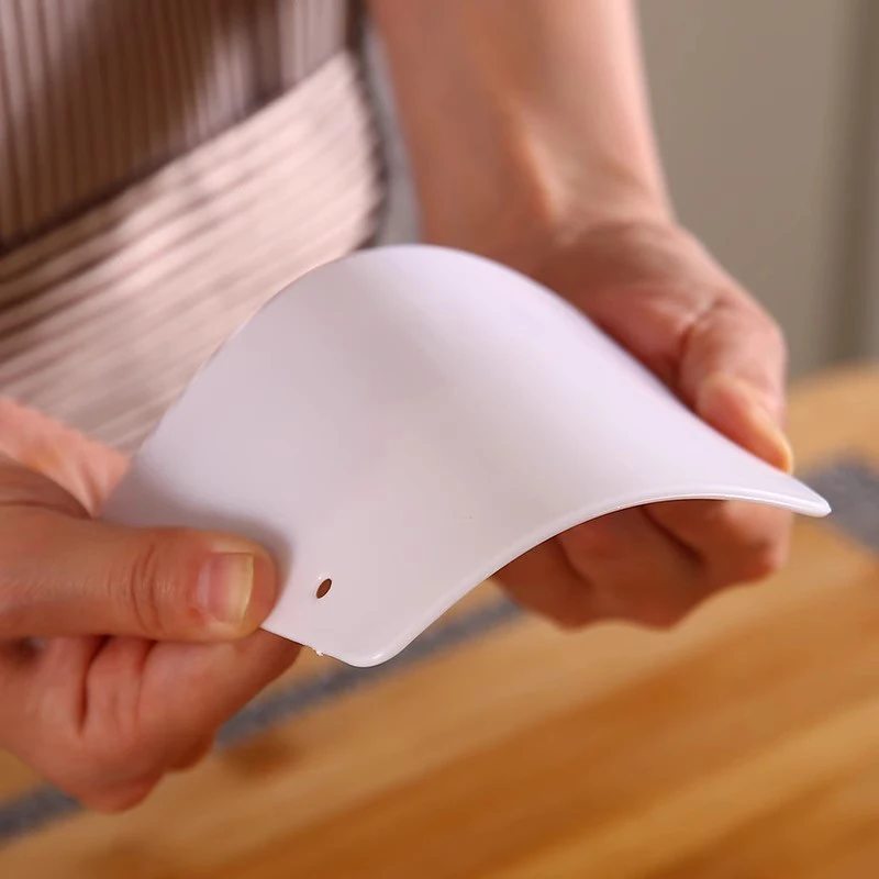 Spatule à crème incurvée utile pour bricolage