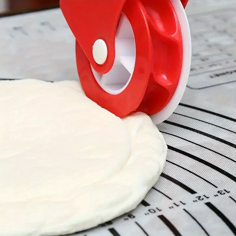 1 couteau à pâtisserie rouge