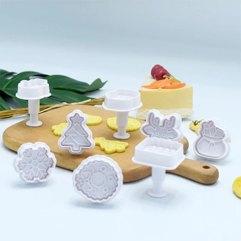 Emporte-pièce avec poussoir pour décoration de Noël