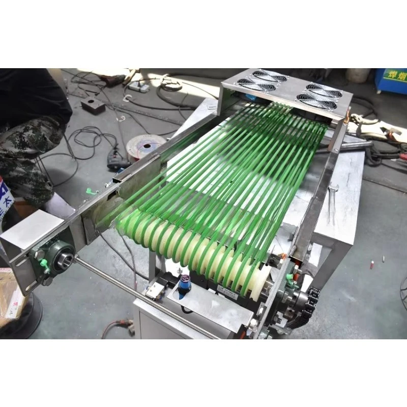 Pâtisserie Lumpia Samosa oeuf ressort rouleau peau feuille emballage faisant la Machine pour Mini Sping Wrapper Auto fabricant pliant