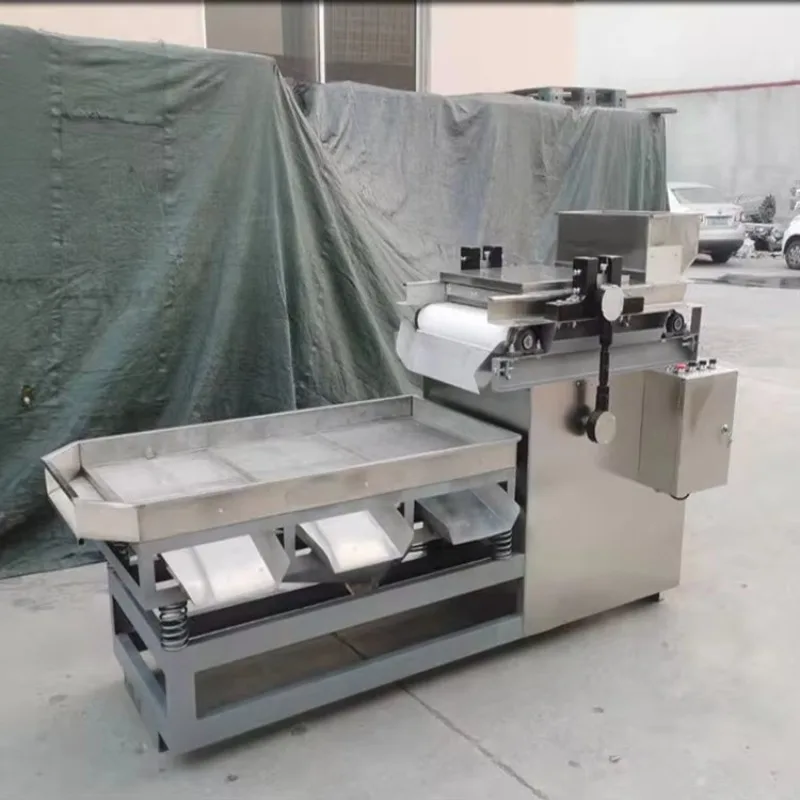 Machine à découper les noix en dés