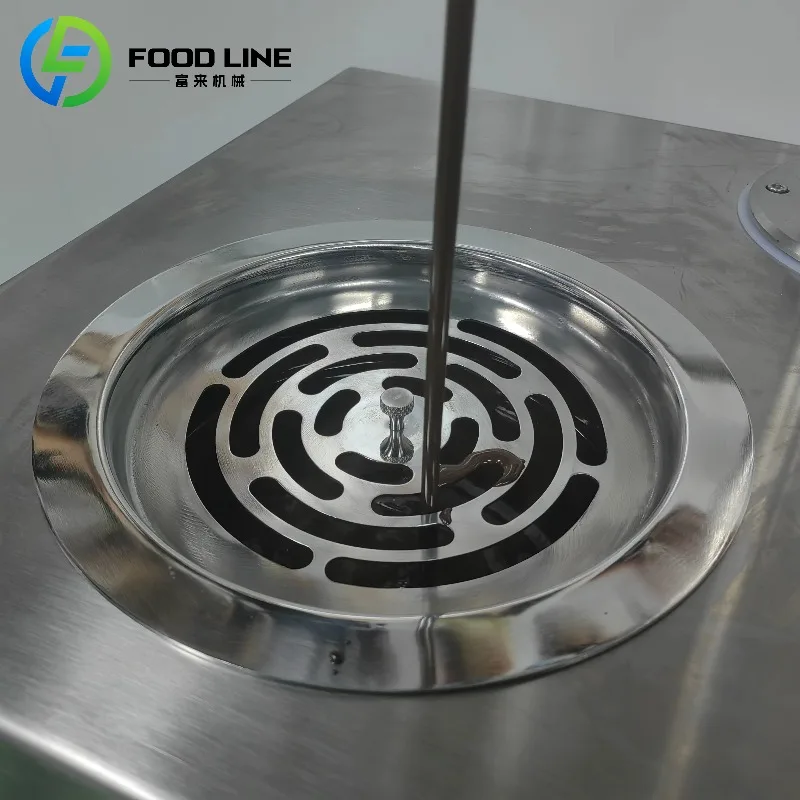 Machine automatique de fabrication de chocolat
