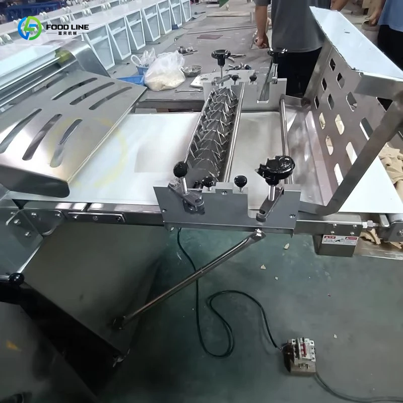 Machine industrielle verticale personnalisée pour la fabrication de pâte feuilletée, équipement de traitement automatique et continu de la pâte